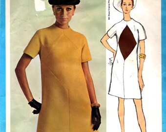 ヴォーグ1907年 ビル・ブラス アメリカ Aラインドレス c.1968