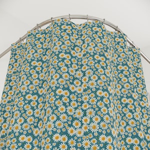 Daisy Floral Shower Curtain: Spring Bathroom Decor
