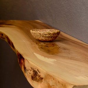 Natural Wood Live Edge Shelf Solid Wood Floating Wall Shelf Modern Rustic Home Decoration New Housewarming Gift Wall Mounted Rustic Shelf