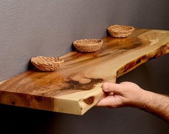Rustikales schwebendes Regal aus weißer Eiche Rustikales schwebendes Wandregal Live Edge Schwimmendes Regal Holz Wokshelf Langes schwebendes Bücherregal