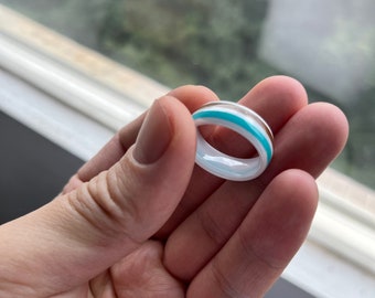 Ceramic rings for comfortable wearing by both men and women