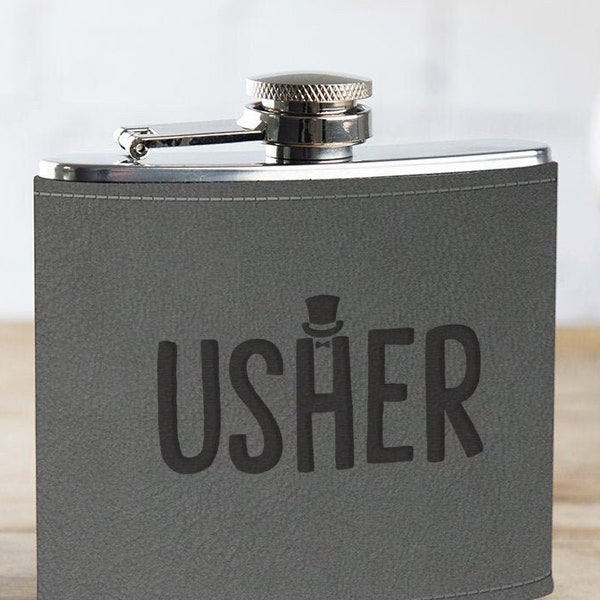 Usher Flachmann - Groomsman Gifts - Geschenke von Braut und Bräutigam - Gravierter 6oz Edelstahl Alkoholbehälter aus veganem Leder