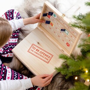 Adventskalender aus Holz, personalisierter Adventskalender, Countdown To Christmas Box, personalisierte Adventskalender Box aus Holz