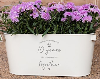 Engraved Planter, 10th Wedding Anniversary Gift For Wife, Personalized Gift For Couple, Anniversary Gift For Wife, Gardening Gift