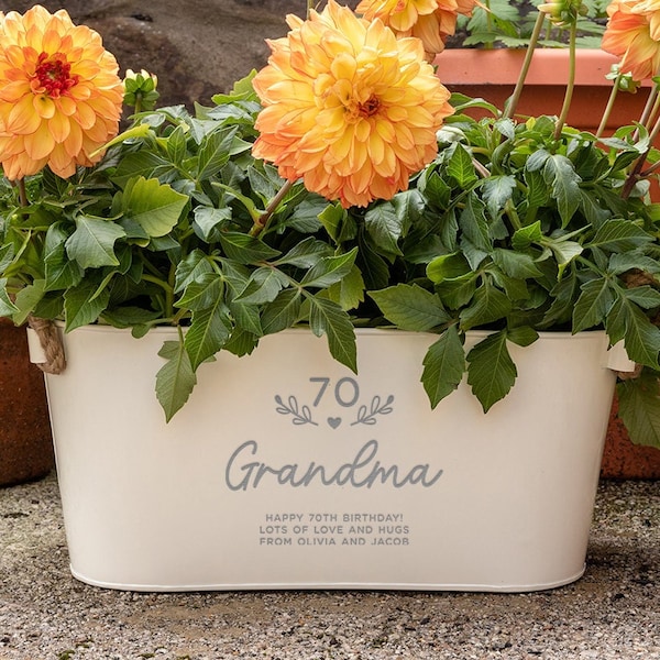 Plantador de cumpleaños personalizado, regalo para la abuela, regalo de jardinería para mujeres, regalo para jardinero, plantador de hierbas grabado, regalo de Navidad personalizado