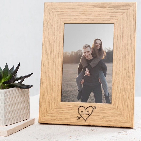 Marco de fotos de pareja, marco de fotos personalizado, marco de fotos de corazón tallado para parejas, marco de compromiso personalizado, regalo del día de San Valentín