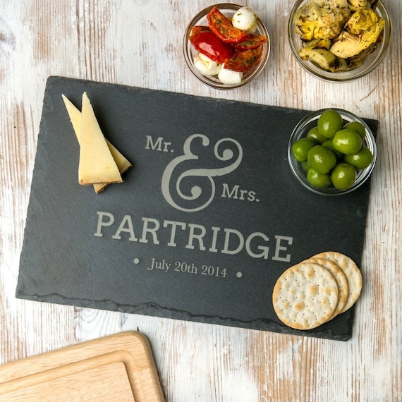 Personalised 'mr and Mrs' Slate Chopping Board Personalized Cutting Board  Wedding Gifts for Couples Gift for Newlyweds 