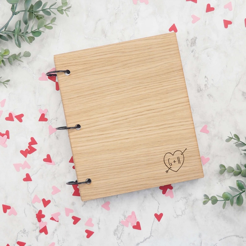 Personalised Engraved Heart Scrapbook | Valentines Day Memory Book | Gift for Girlfriend Wife | Couples Photo Book | 5th Wooden Anniversary Bild 9
