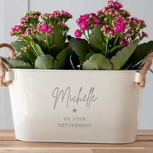 Jardinière de retraite personnalisée Cadeau de départ personnalisé pour homme femme Cache-pot de fleur en métal gravé image 1