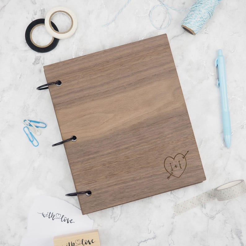 Personalised Engraved Heart Scrapbook | Valentines Day Memory Book | Gift for Girlfriend Wife | Couples Photo Book | 5th Wooden Anniversary Bild 8