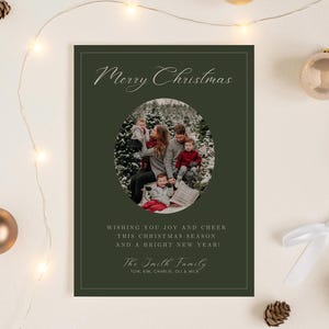 Moderne minimalistische Foto Feiertagskartenvorlage, druckbare einfache Weihnachtskarte, bearbeitbare Familienbildweihnachtskarte, sofortiger Download