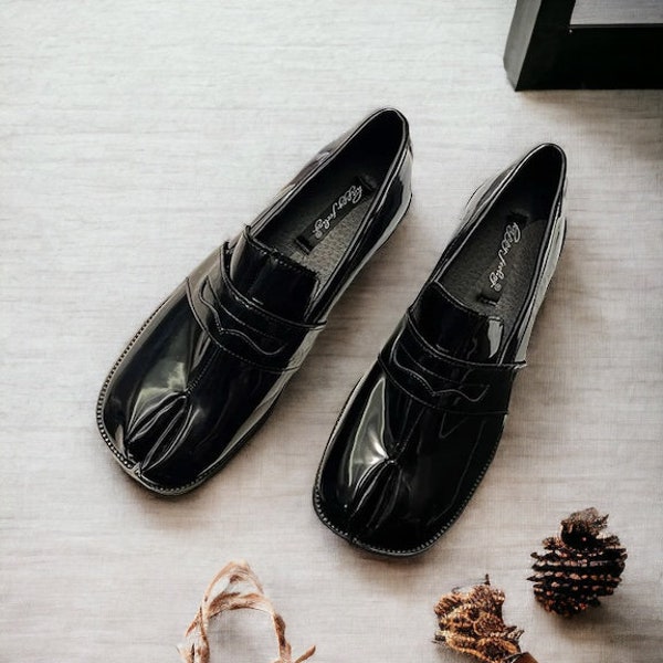 Black Tabi Split-Toe Loafers,Womens Mens, Mary Janes Chunky Cleated Soles Flats,Slip on Casual Shoes, Leather tabi Shoes