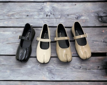 Tabi-Schuhe für Damen, Kunstleder-Tabi-Schuhe, Damen-Mary-Jane-Schuhe mit verstellbarem Riemen und geteiltem Zehenbereich, Vintage-Tabi-Ballerinas aus Öko-Leder