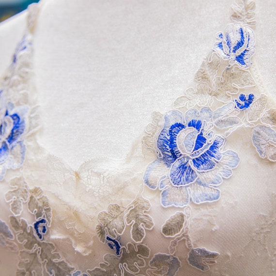 Women's White & Blue Floral Lace Slip Dress Size S - image 3