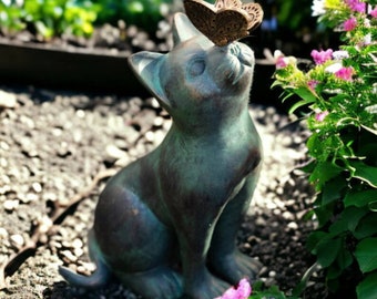 Cat with Butterfly Figurine for Garden Decor, Cat Statue for Indoor and Outdoor Decoration, Cat Memorial, Perfect Gift for Cat Lover