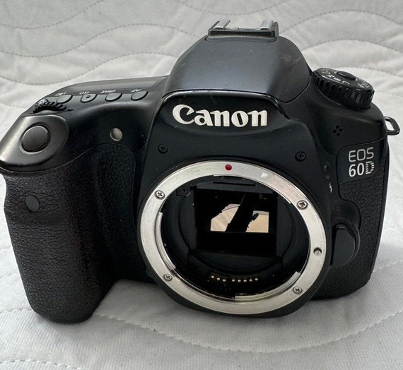 Canon EOS 60D DSLR Camera Body Black Defective for Spare Canon EOS 60D DSLR Camera Body Black Defective for Spare