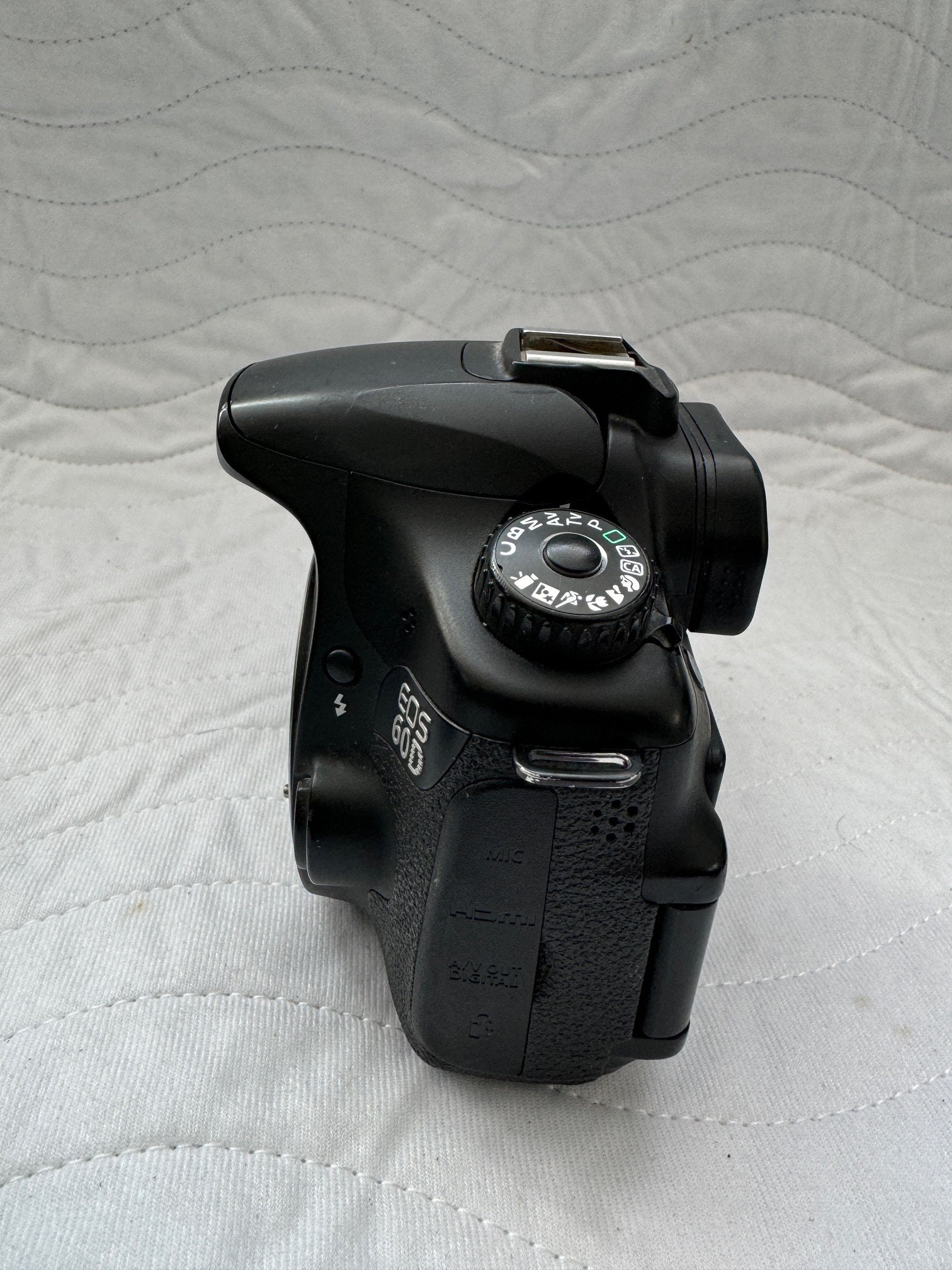 Canon EOS 60D DSLR Camera Body Black Defective for Spare Canon EOS 60D DSLR Camera Body Black Defective for Spare