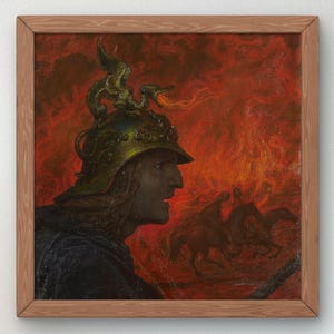 Peut inclure: Une peinture à l'huile encadrée représentant le profil d'une personne portant un casque vert métallique orné d'une crête de dragon. L'arrière-plan montre un paysage rouge ardent avec des silhouettes de cavaliers au milieu des flammes.