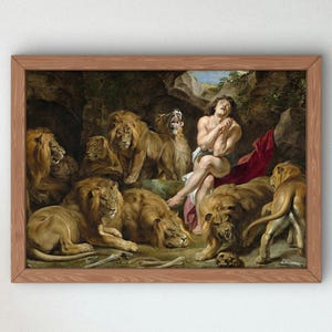 Peut inclure: Une peinture à l'huile encadrée représentant une silhouette assise les mains jointes dans une grotte, entourée de plusieurs lions. La scène présente des tons terreux, le pelage brun doré des lions, un tissu rouge et des os éparpillés.