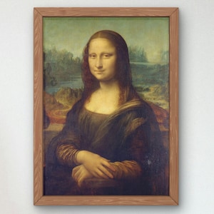 Peut inclure: Une peinture encadrée d'une femme avec un léger sourire, portant une robe sombre sur un fond clair. La femme a les cheveux foncés et les yeux bruns.