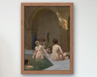 Può includere: Una stampa d'arte incorniciata che raffigura una scena classica con diverse figure in un bagno in pietra. Una figura è nell'acqua, un'altra è seduta sul bordo e altre sono sullo sfondo. L'architettura presenta archi in pietra e luce soffusa.