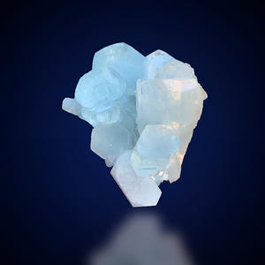 Very Unique Shape Aquamarine Crystal Cluster, Natural Sky Blue Aquamarine Cluster, Naturally Hexagonal Shape, Nagar Valley Aquamarine 294 G