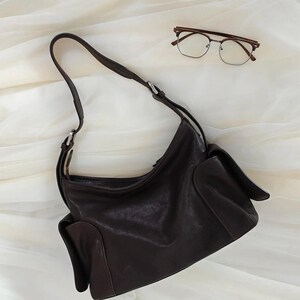 Bolsa de ombro vintage, bolsa estilo punk para axilas, bolsa transversal com vários bolsos, bolsa retrô Y2K, bolsa de couro macio para mulheres, bolsa mensageiro leve