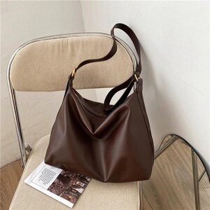 Minimalistische Echtleder Tote, Große Schultertasche, Praktische Pendler Tote, Damen Leder Handtasche, Weiche Leder Umhängetasche