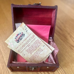 Treasure hunt Box kit - Ready to set up in your home for Birthdays / Wedding anniversary / Special occasions / For Couples - 8 clue cards