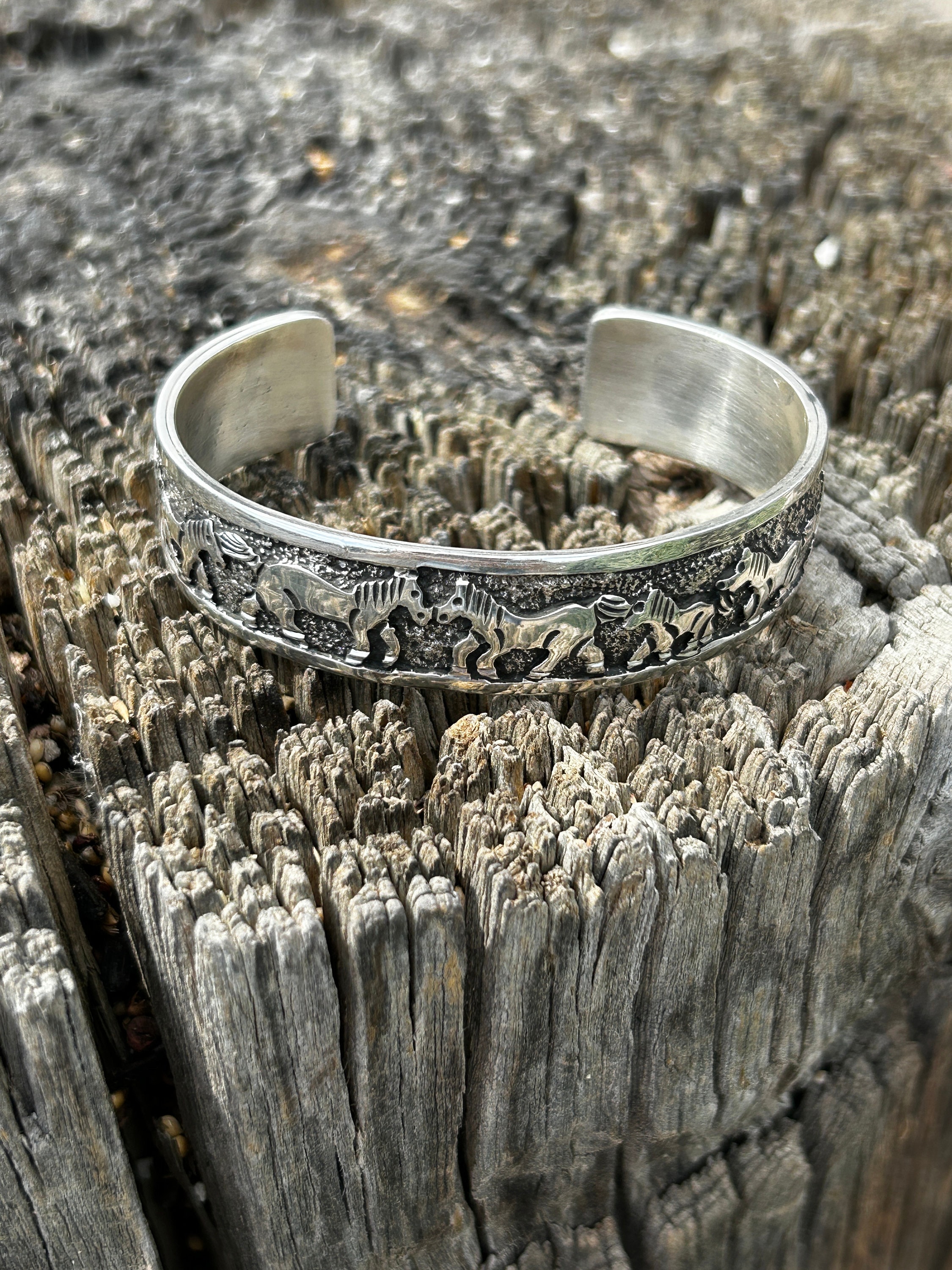 Navajo Handmade Storyteller Sterling Silver Mens/womens Cuff