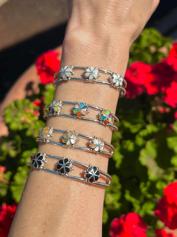 アクセサリー Zuni Handmade silver Bracelet Jewelry Zuni Handmade Inlay Sterling Silver Multistone Flower Adjustable