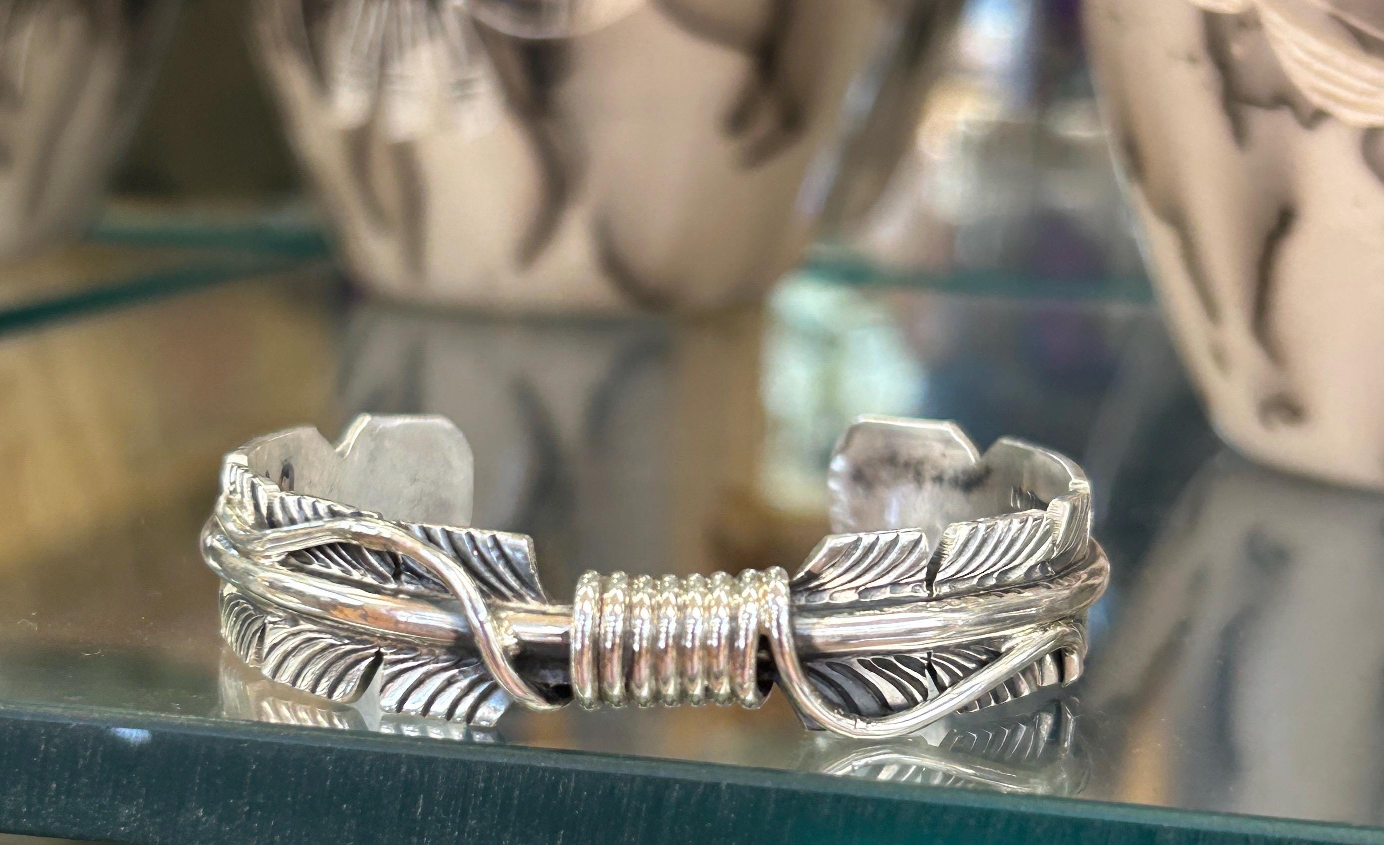 NAVAJO FEATHER SILVER BANGLE 最終値下げ Navajo Handmade Sterling Silver Feather Shaped Cuff Bracelet - Etsy