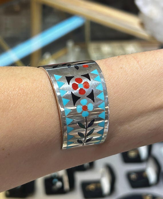 Vintage Zuni Sterling Silver Cuff Bracelet: Coral Cardinal