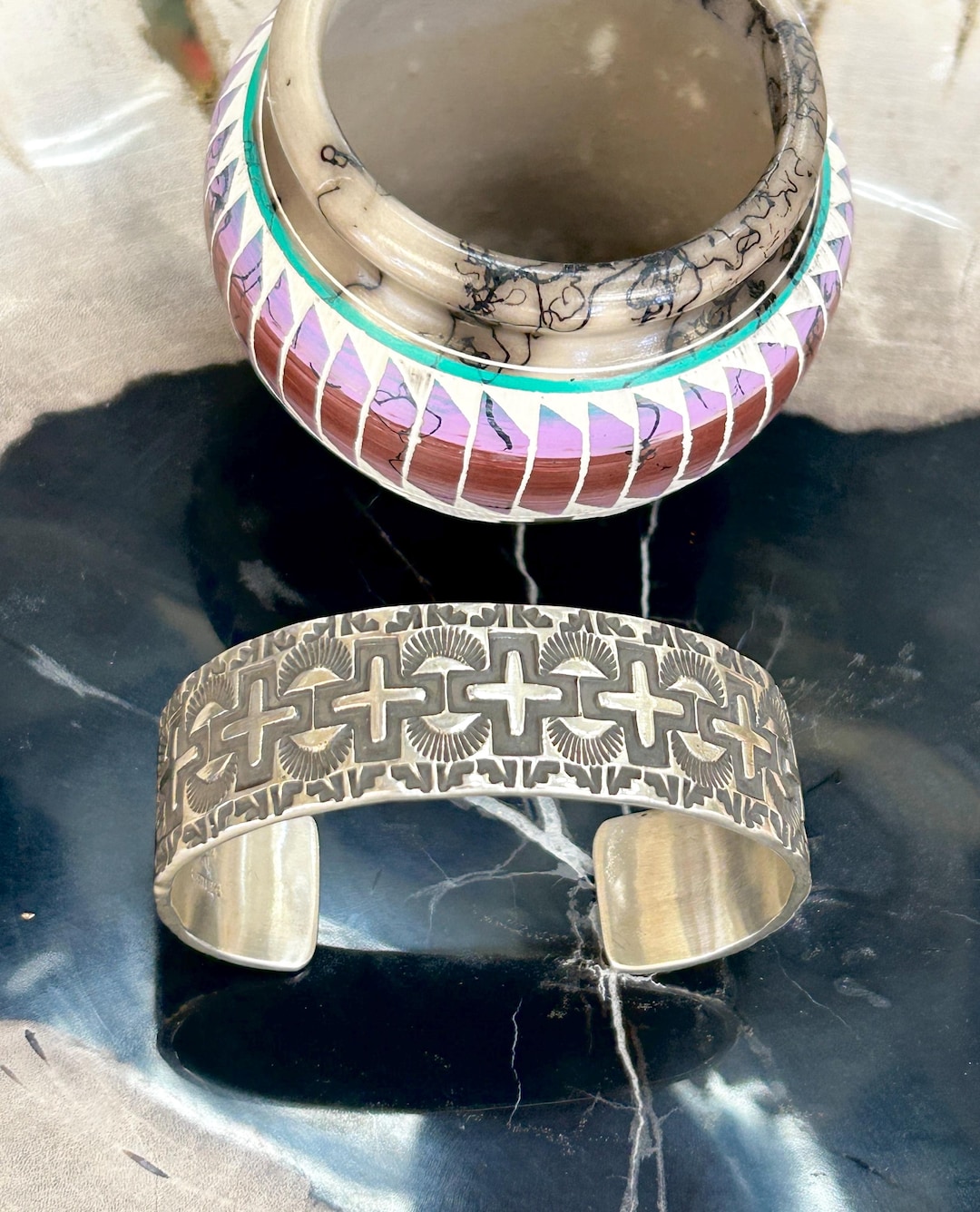 アルビラ・ビル スターリングシルバー エッチングクロス レディース