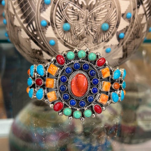 ズニ族のサンダーバードインレイ、マルチストーンインレイ