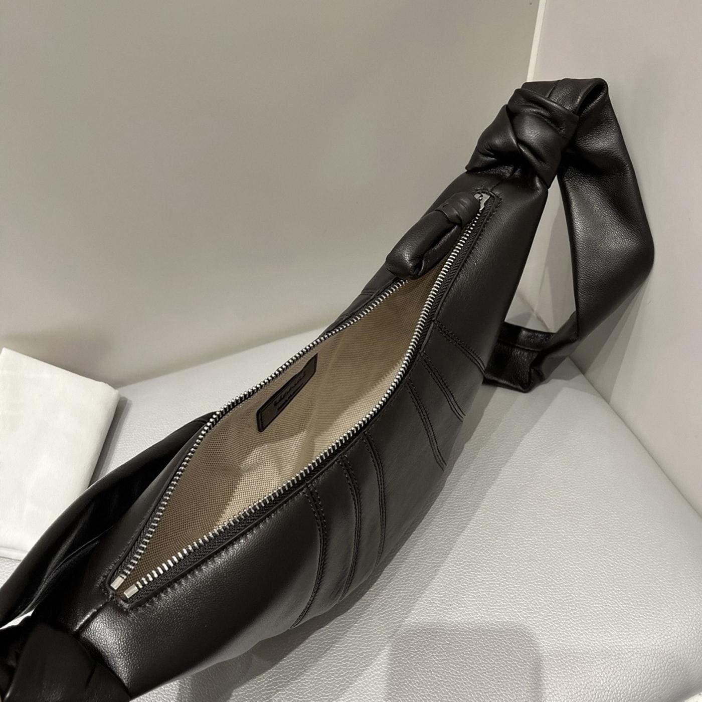 【Raucohouse】Croissant leather strap bag Raucohouse