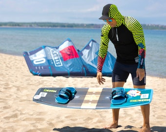 Herren RASH GUARD Maze Summer Pro-Reißverschluss für ausgezeichneten UV-Schutz (UPF50 +) Ideale Option für Wassersportler.