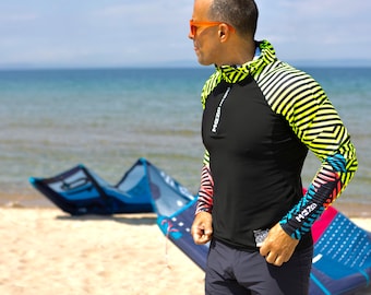 Herren RASH GUARD Maze Summer Pro Zip für hervorragenden UV-Schutz (UPF50+) Ideale Option für Wassersportler.