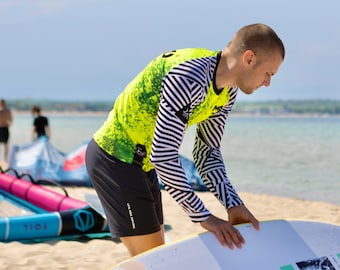 RASH GUARD Maze Summer pro électrique pour hommes pour une excellente protection contre les UV (UPF50+) Une option idéale pour les amateurs de sports nautiques.