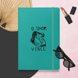 Hardcover Journal Woodcut Art | O Amor Vence Love Wins Notebook | B&W Kissing Couple | Elastic Closure Ribbon Bookmark