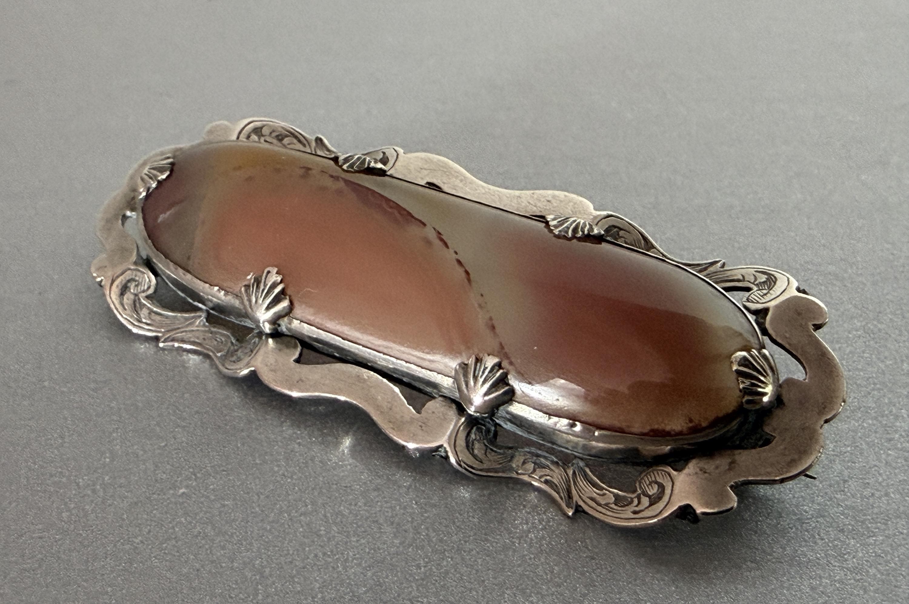 Langani brooch - Etsy 日本