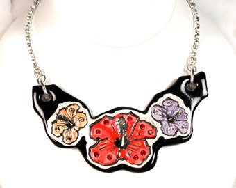 Hawaiian Flower Sparkle Surly Ceramic Necklace With Rhinestone Chain