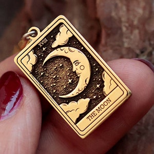 14K goud The Moon tarotkaartketting, sierlijke maan gegraveerde ketting, handgemaakte hemelse ketting, statementketting, Moederdagcadeau