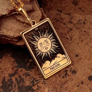 Die Sonne Tarot Karte Halskette, 14K Gold himmlische Halskette, Unisex Stern Halskette, handgemachte spirituelle Halskette, Muttertagsgeschenk