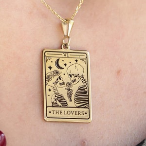 Collar de la carta del tarot de los amantes, collar de pareja de oro de 14 quilates, collar de calavera unisex, collar gótico hecho a mano, collar de esqueleto, regalo de pareja