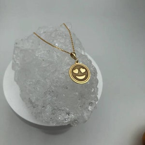 Smiley Necklace, Tiny Happy Face Emoji Necklace, 14K Gold Women Charm Necklace, Minimalist Cute Necklace, Everyday Necklace, Daughter Gift
