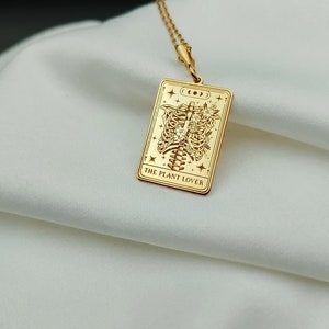 Colar amante de plantas, colar de cartas de tarô de ouro 14K, colar de esqueleto minimalista, colar gótico exclusivo, colar botânico, presente para a mãe