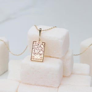 Collar de coleccionista de oro de 14 quilates, delicado collar de tarot, collar con carta de tarot pequeña, collar espiritual, collar místico hecho a mano, regalo para mujer