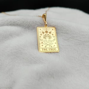 Collar de fases lunares, collar de rana grabada en oro de 14 quilates, collar de animalito, collar hecho a mano, collar de carta del tarot, regalo de cumpleaños
