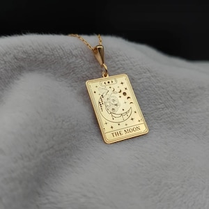 Collana con incisione lunare, collana con mezzaluna in oro 14K, collana con ciondolo celeste, collana con carta dei tarocchi della luna, collana spirituale, regalo per donna